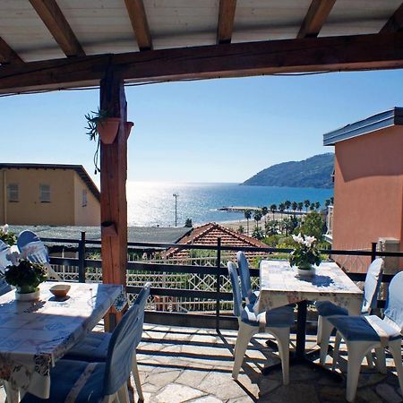 Albergo La Pineta Marina dʼMarina dʼAndora Exterior foto
