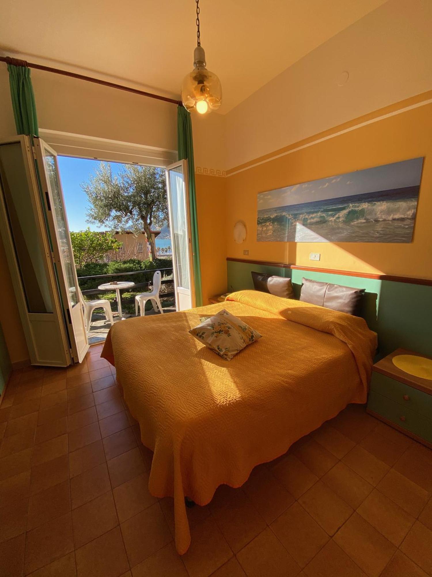 Albergo La Pineta Marina dʼMarina dʼAndora Cameră foto